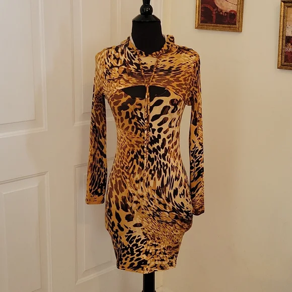 💥Animal Print Dress with Hoodie💥 - Picture 2 of 11